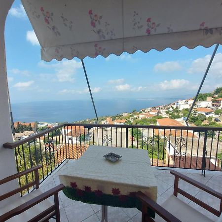 George'S Apartment Loutraki  외부 사진